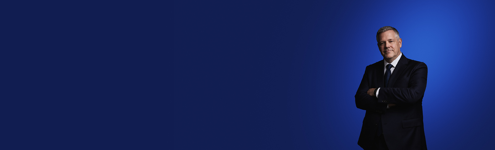 NewWhiteMaleBlueBannerHeroImageFullwithSW_XHSource